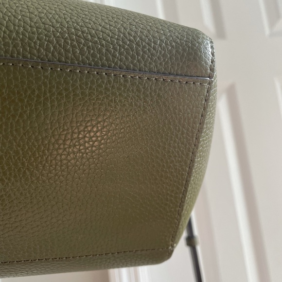 Michael Kors Kimberly 3 in 1 Crossbody Tote - Picture 6 of 16